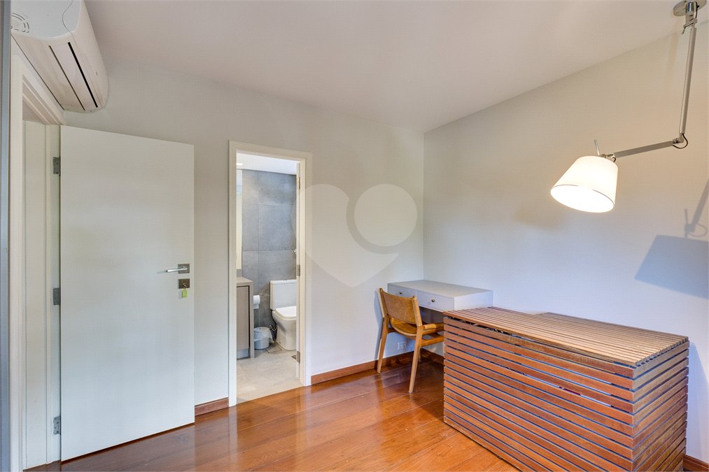Apartamento à venda com 4 quartos, sendo 3 suítes, em Alto da Boa Vista, São Paulo, SP