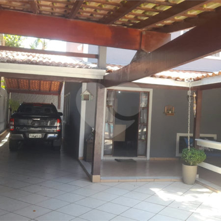 Sobrado à venda com 3 suítes em Interlagos, São Paulo, SP