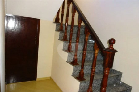 Sobrado à venda com 3 quartos, sendo 1 suíte, em Jardim São Luís, São Paulo, SP