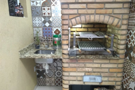 Casa à venda com 3 quartos, sendo 1 suíte, no condomínio Residencial Água Fria, São Paulo - SP