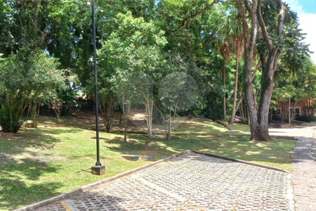 Terreno à Venda no Condomínio Santa Isabel 1