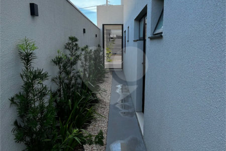 Casa à venda com 4 suítes no condomínio Florais do Parque, Cuiabá - MT
