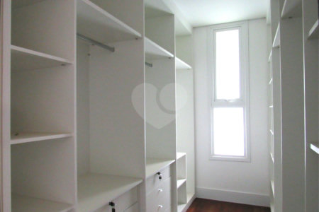 Casa à venda com 4 suítes no condomínio Premiere, São Paulo - SP
