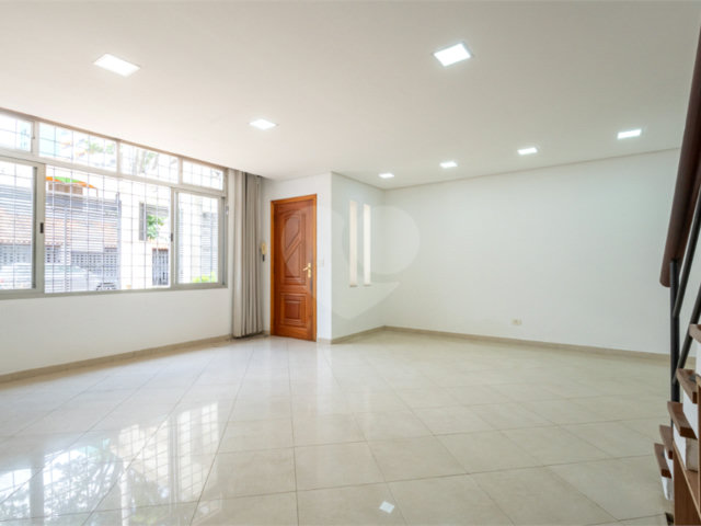 Casa de Vila à venda com 3 quartos, sendo 2 suítes,  em Campo Belo, São Paulo, SP