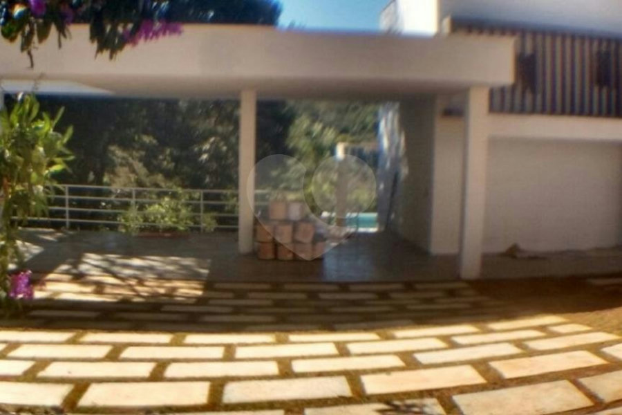 Sobrado à venda com 3 suítes em Seerra da Cantareira, Mairiporã, SP