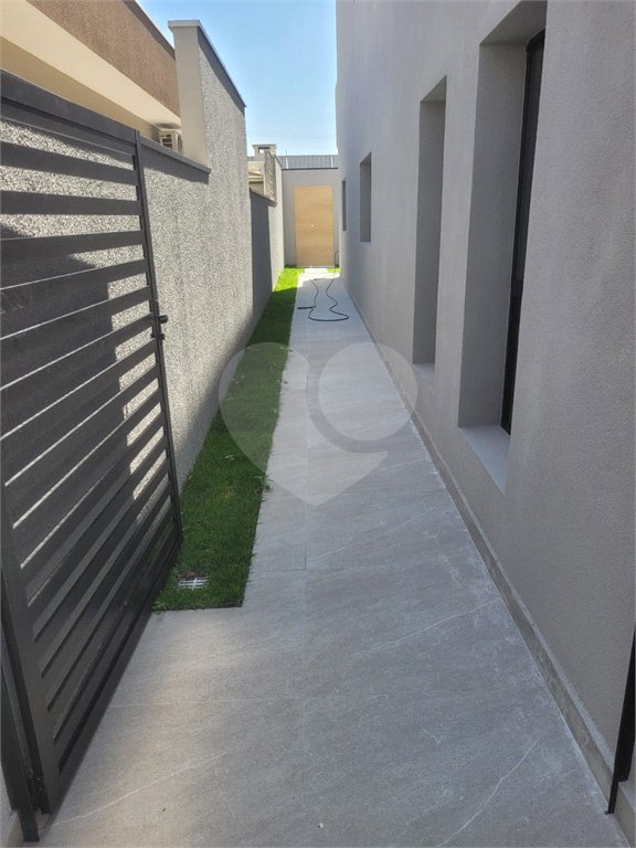 Casa à venda com 3 suítes no condomínio Floradas Paratey, São José dos Campos - SP