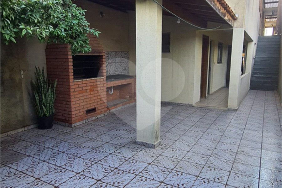 Sobrado à venda com 4 quartos, sendo 1 suíte, em Vila Pereira Barreto, São Paulo, SP