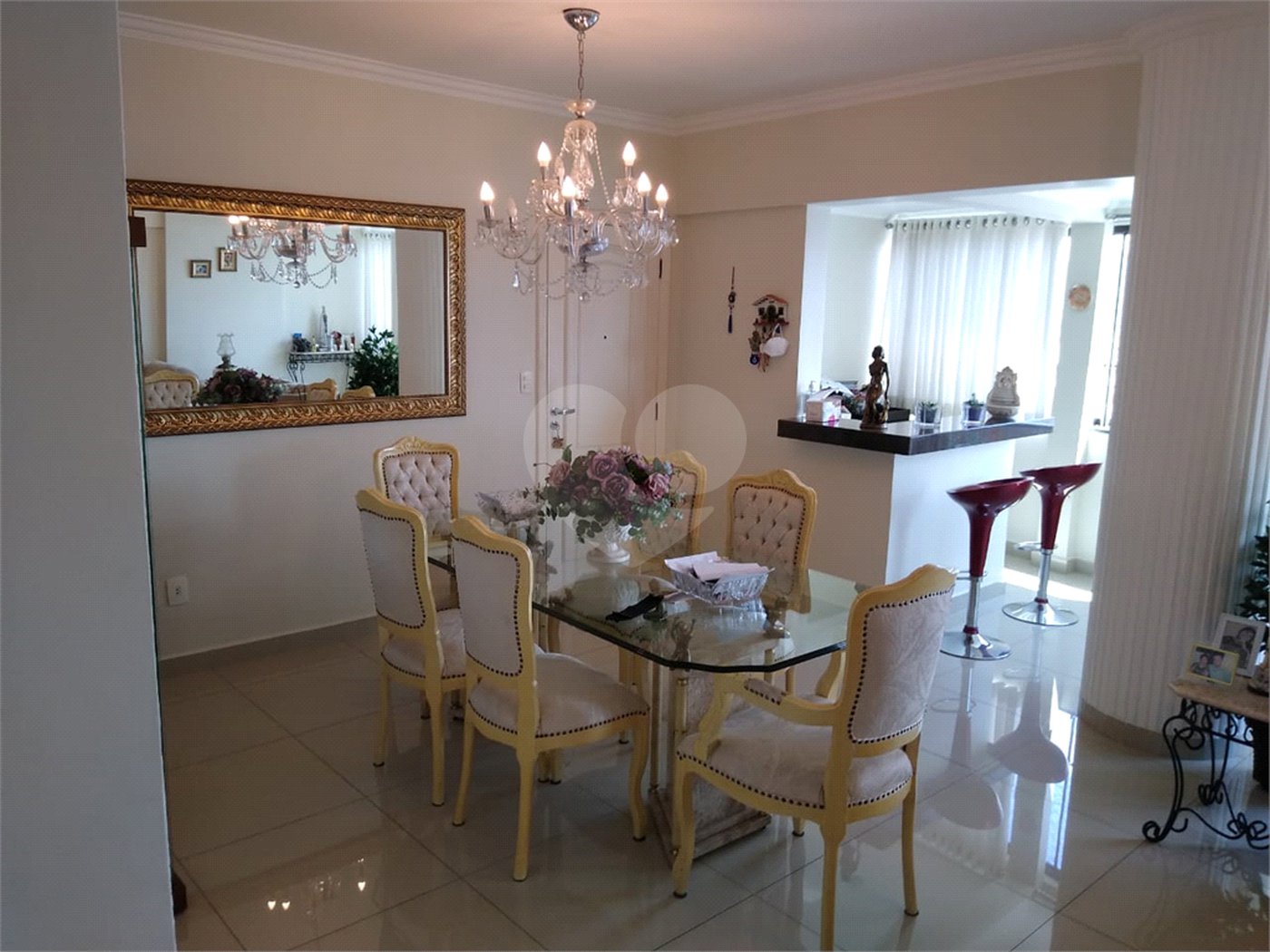 Apartamento à venda com 3 quartos, sendo 1 suíte,  em Vila Vitória, Mogi das Cruzes, SP