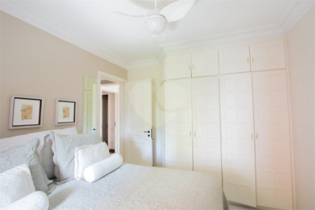 Apartamento à venda com 3 quartos, sendo 1 suíte, em Vila Andrade, São Paulo, SP
