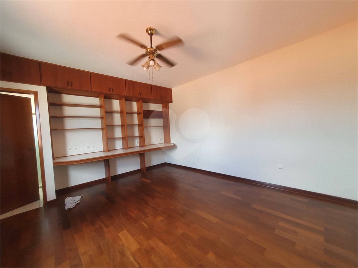 Casa de Vila à venda com 4 suítes em Jardim Santa Rosália, Sorocaba, SP
