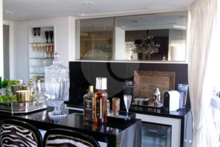 Apartamento à venda com 3 suítes em Morumbi, São Paulo, SP