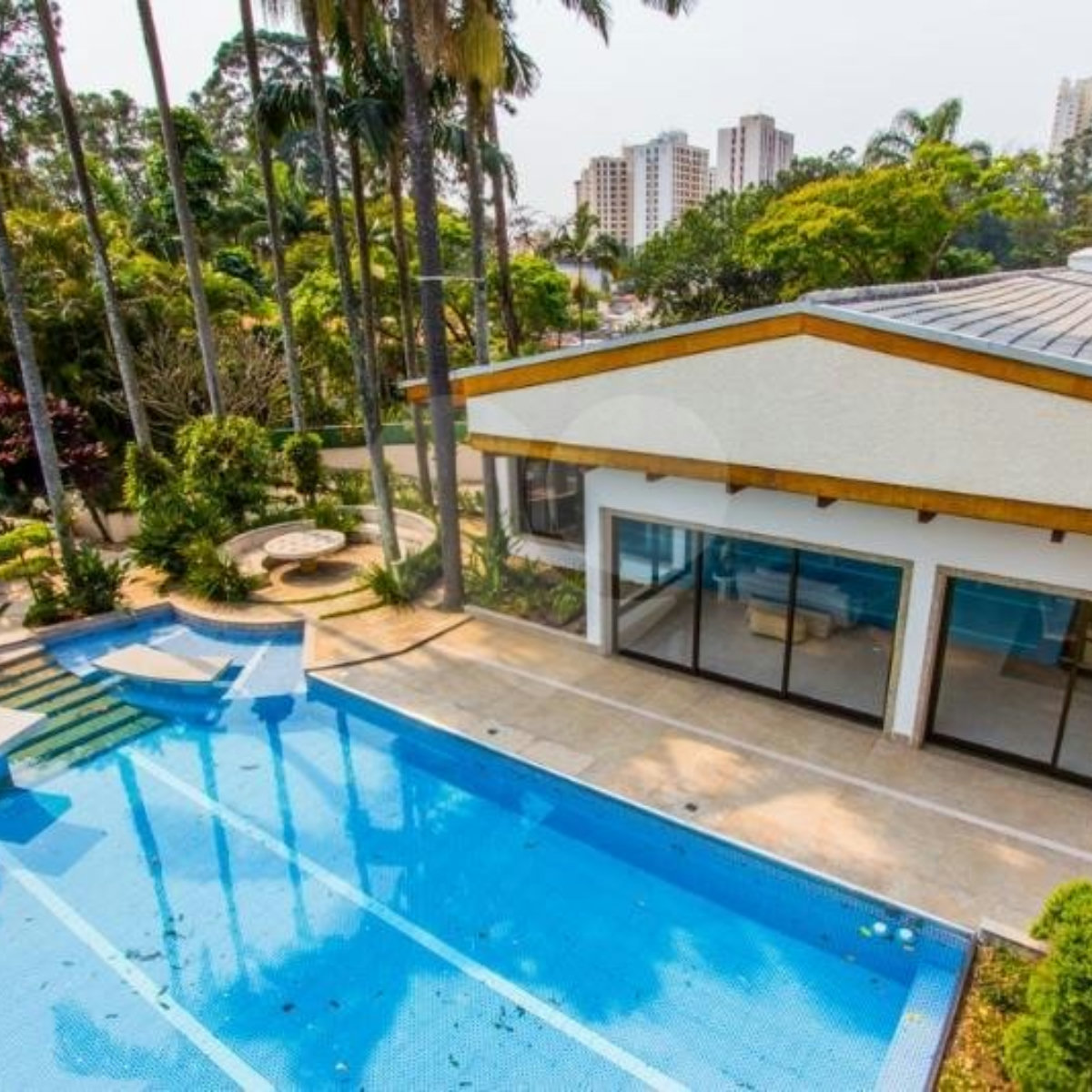 Casa Térrea à venda com 5 suítes em Jardim Marajoara, São Paulo, SP
