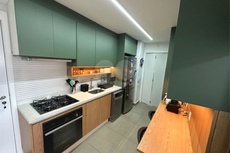 Apartamento à venda com 3 suítes em Vila Romana, São Paulo, SP