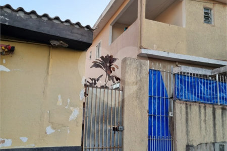Sobrado à venda com 3 quartos em Vila Basileia, São Paulo, SP