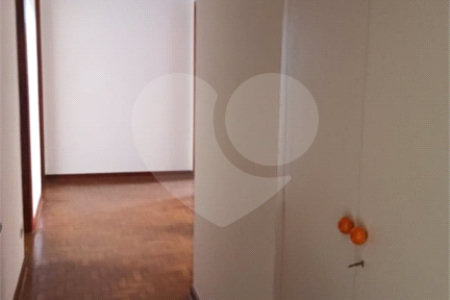 Casa à venda com 4 quartos, sendo 1 suíte, em Vila Santista, Atibaia, SP