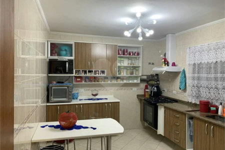 Casa à venda com 3 quartos, sendo 1 suíte, no condomínio Residencial Gabriela, São Paulo - SP