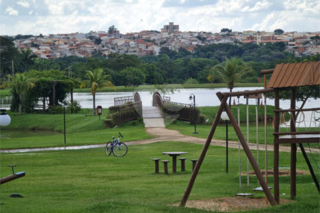 Casa à venda com 3 quartos, sendo 1 suíte, no condomínio Ibiti Royal Park, Sorocaba - SP