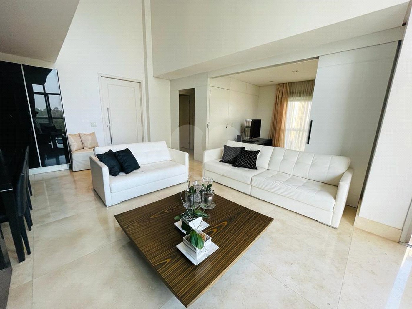 Apartamento à venda ou para alugar com 2 quartos, sendo 1 suíte, em Parque do Morumbi, São Paulo, SP
