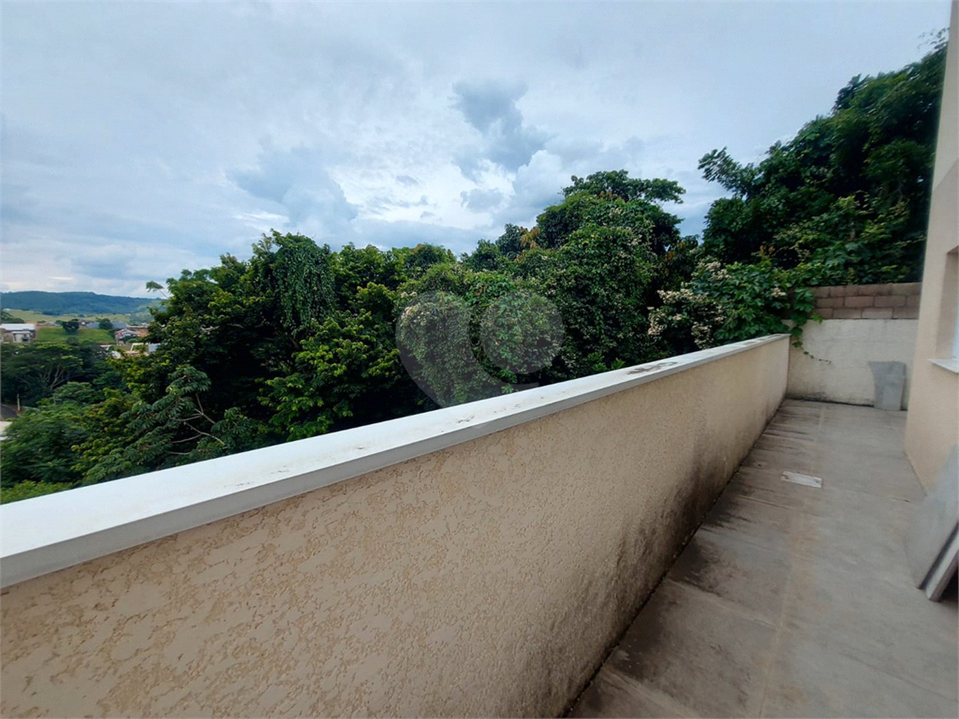 Sobrado à venda com 3 quartos, sendo 1 suíte, em Vila Omízollo, Louveira, SP