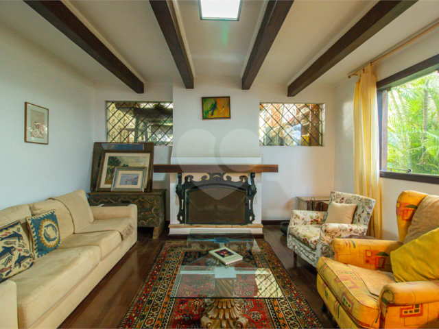 Casa à venda com 4 quartos, sendo 2 suítes,  em Chácara Flora, São Paulo, SP