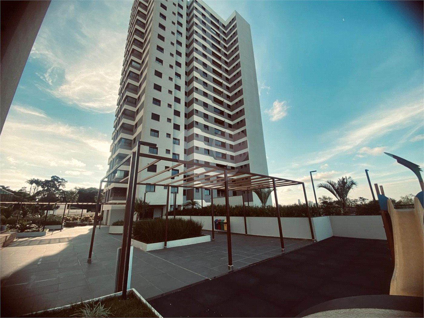 Apartamento para alugar com 3 quartos, sendo 1 suíte, em Jardim Maria José, Votorantim, SP