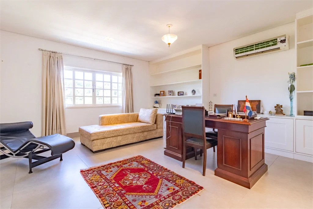 Casa à venda com 7 quartos, sendo 5 suítes, em Morumbi, São Paulo, SP