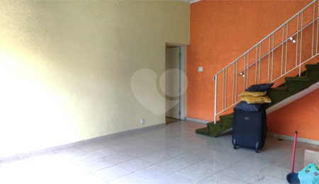 Sobrado à venda ou para alugar com 3 quartos, sendo 1 suíte,  em Vila Guarani (z Sul), São Paulo, SP