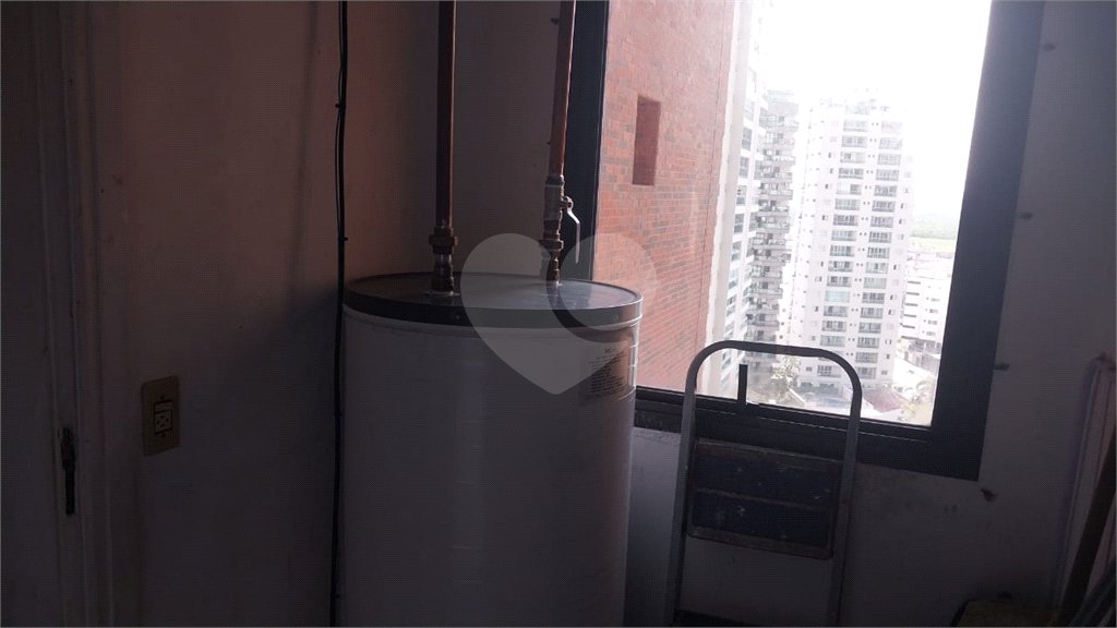 Apartamento à venda com 4 quartos, sendo 2 suítes, em Tombo, Guarujá, SP