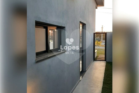 Casa à venda com 3 quartos, sendo 1 suíte, no condomínio Residencial Malibu, Caçapava - SP
