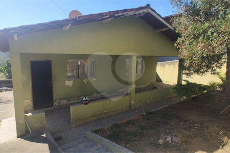 Chácara à venda com 3 quartos, sendo 1 suíte, no Centro, Nazaré Paulista, SP