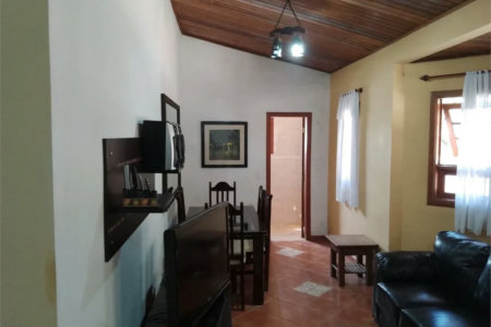 Casa à venda com 4 quartos, sendo 1 suíte, no condomínio Quinta da Cachoeira, Embu das Artes - SP