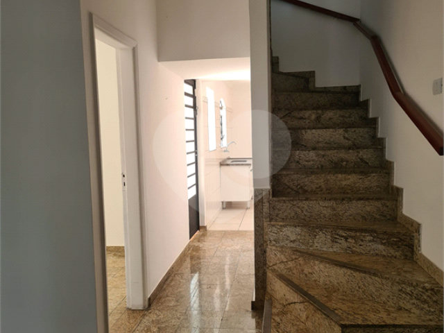 Sobrado à venda ou para alugar com 3 quartos, sendo 1 suíte,  em Alto da Boa Vista, São Paulo, SP