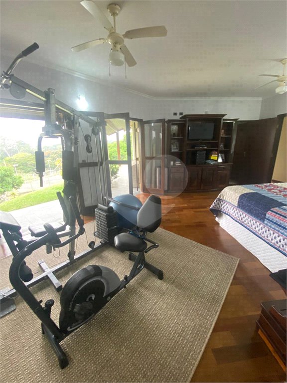 Casa à venda com 4 suítes no condomínio Vale da Santa Fé, Vinhedo - SP