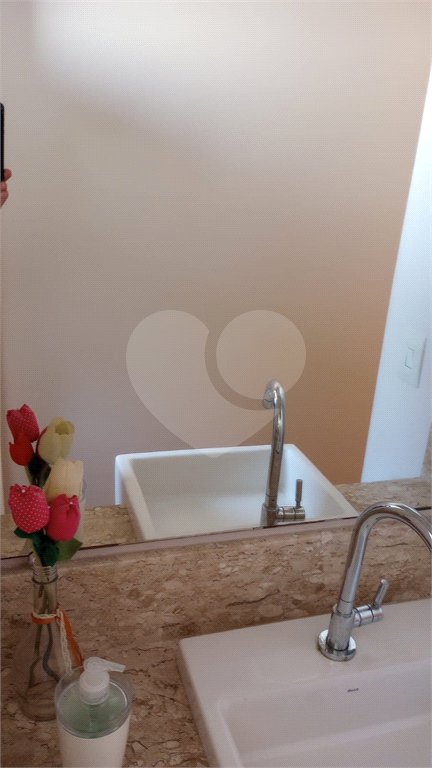 Casa à venda com 3 suítes no condomínio Picollo, Louveira - SP