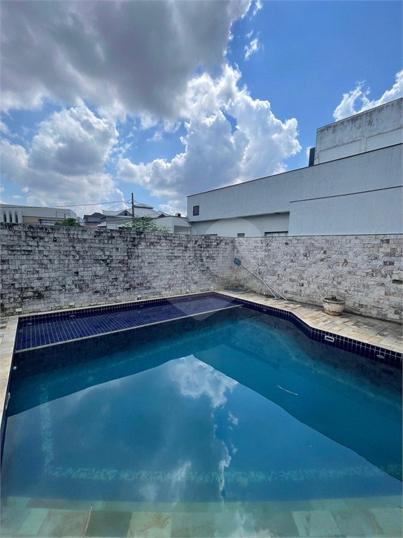Casa à venda com 5 quartos, sendo 1 suíte, no condomínio Residencial Green Ville, Rio de Janeiro - RJ