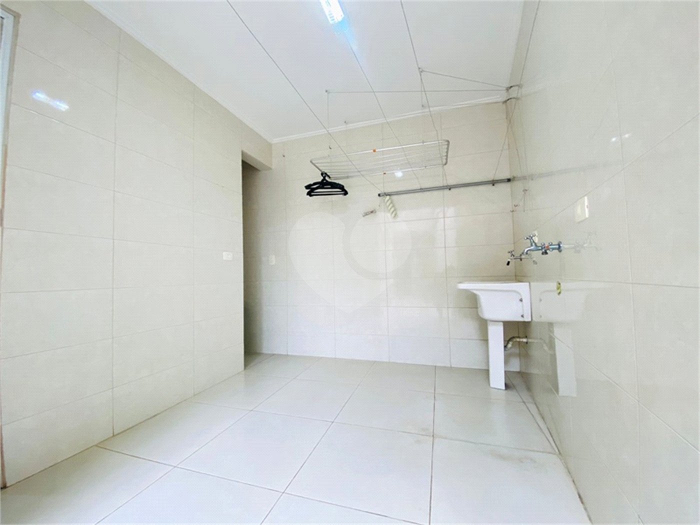 Sobrado à venda com 4 quartos, sendo 3 suítes, em Vila Ester (zona Norte), São Paulo, SP