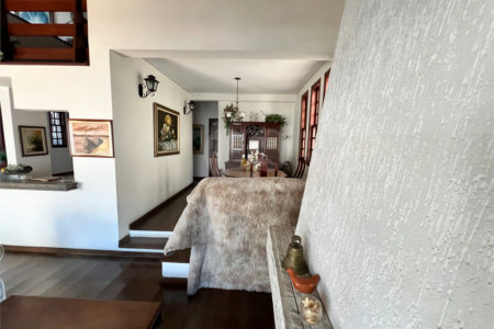 Casa à venda com 4 quartos, sendo 3 suítes, em Chácara Monte Alegre, São Paulo, SP