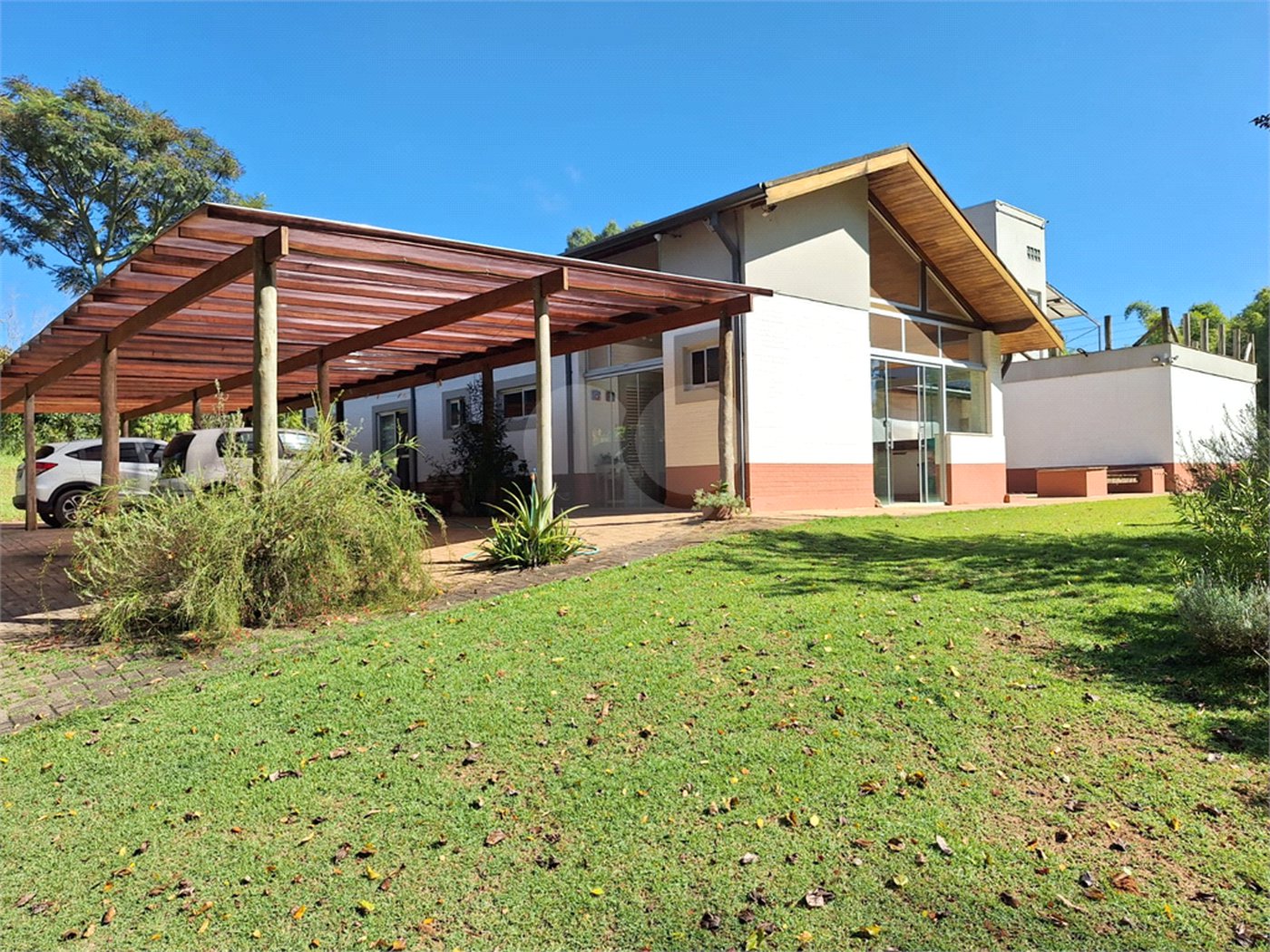 Chácara à venda com 3 quartos, sendo 1 suíte, em Chácara de Recreio Jardim Alvorada, Botucatu, SP