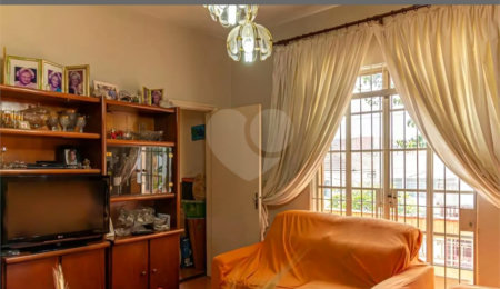 Sobrado à venda com 4 quartos em Aclimação, São Paulo, SP