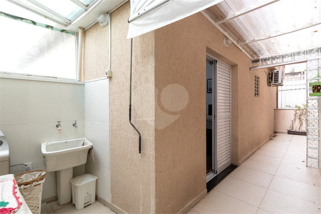 Casa à venda com 3 quartos, sendo 1 suíte, no condomínio Orquideas, São Paulo - SP