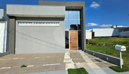 Casa à venda com 3 quartos, sendo 1 suíte,  no condomínio Mantova, Indaiatuba - SP
