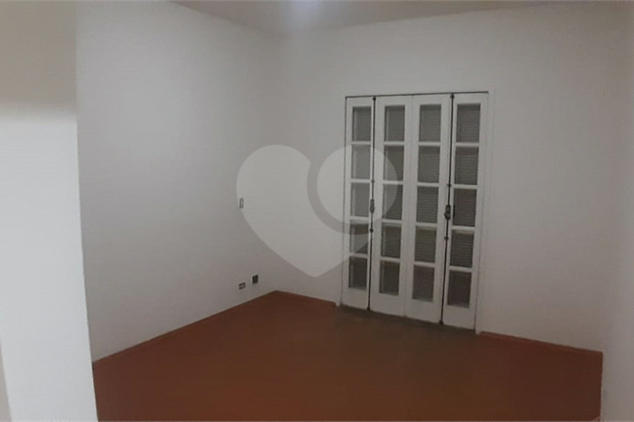 Casa à venda com 3 quartos, sendo 1 suíte, no condomínio Village Palmas, São Paulo - SP