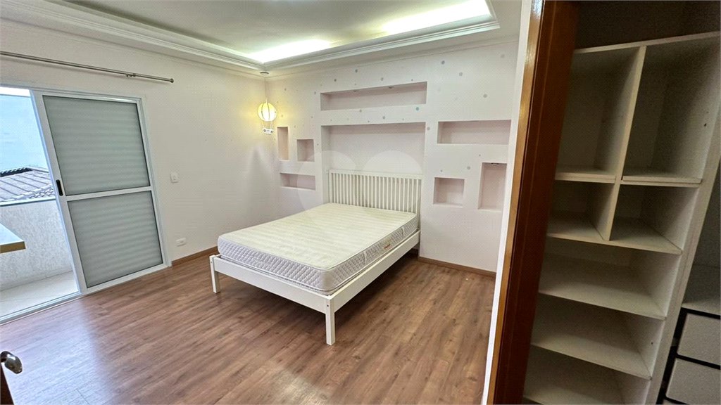 Casa à venda com 4 quartos, sendo 3 suítes, em Vila Galvão, Guarulhos, SP
