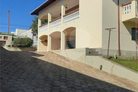 Casa à venda com 3 quartos, sendo 1 suíte, no Centro, Vinhedo, SP