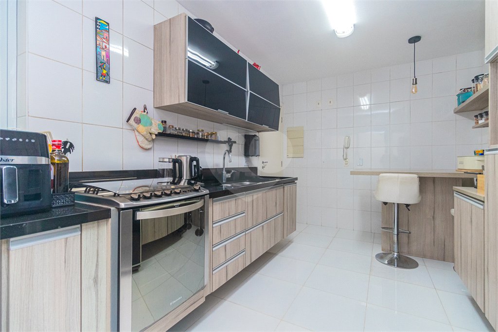 Casa à venda com 4 suítes no condomínio Vila Inglesa, São Paulo - SP