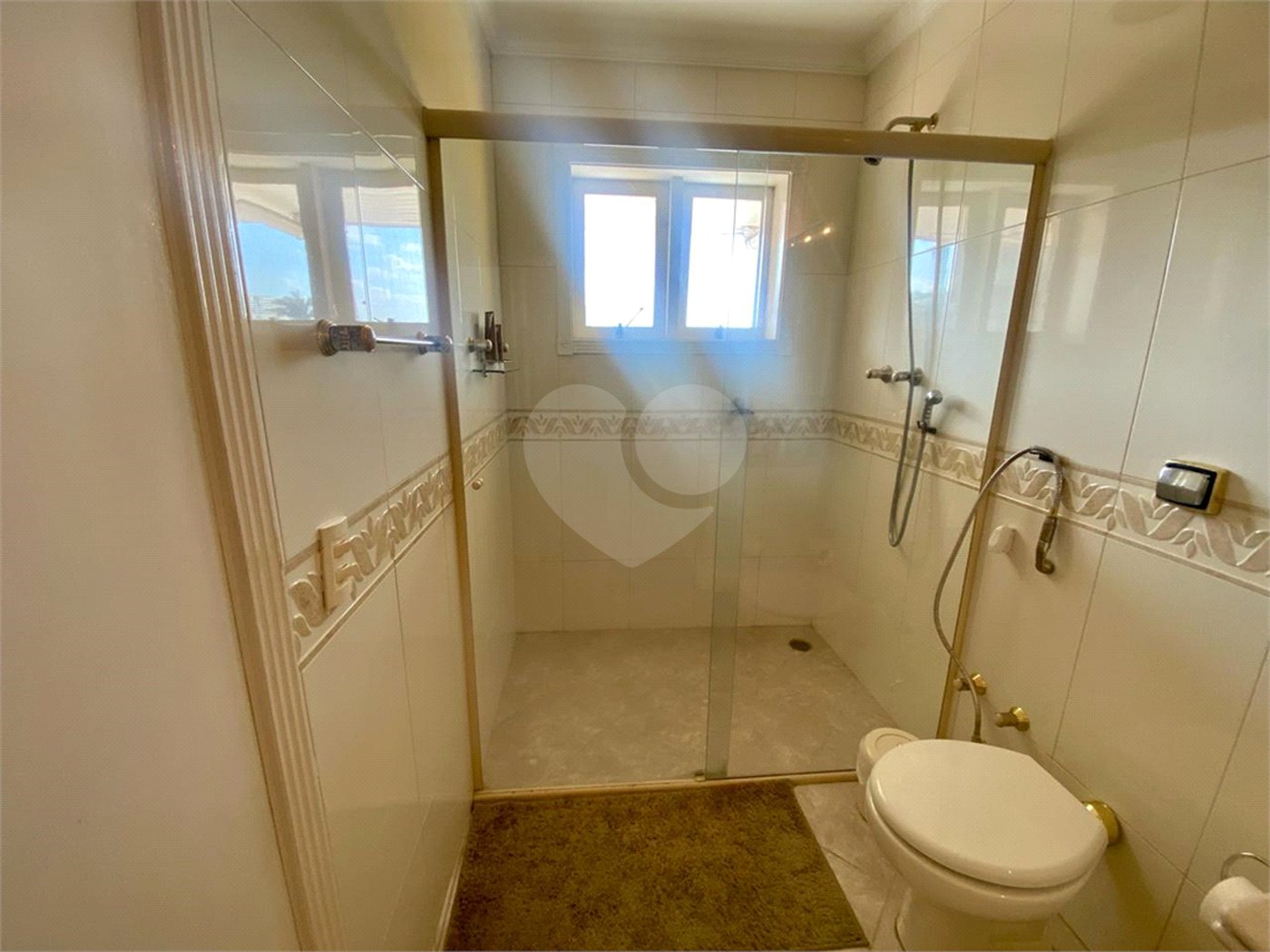 Casa à venda com 4 quartos, sendo 3 suítes, em Jardim Maia, Guarulhos, SP