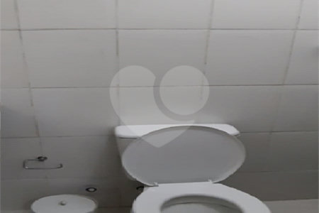 Sobrado à venda com 3 quartos, sendo 1 suíte, em Parque Ramos Freitas, São Paulo, SP