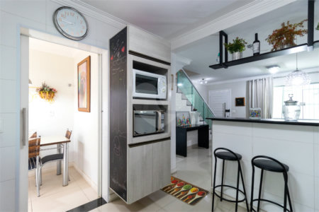 Casa à venda com 3 quartos, sendo 1 suíte, no condomínio Orquideas, São Paulo - SP