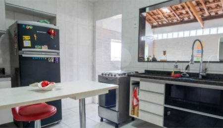 Casa à venda com 2 quartos, sendo 1 suíte,  no condomínio Tulipa 3, São Paulo - SP