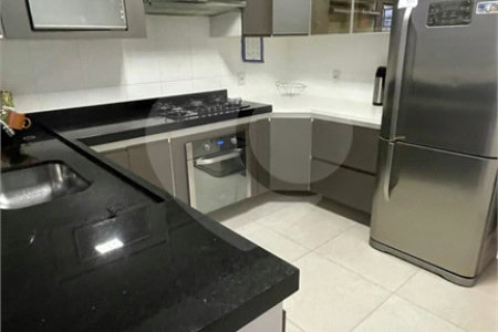Sobrado à venda com 4 quartos, sendo 2 suítes,  em Mogi Moderno, Mogi das Cruzes, SP